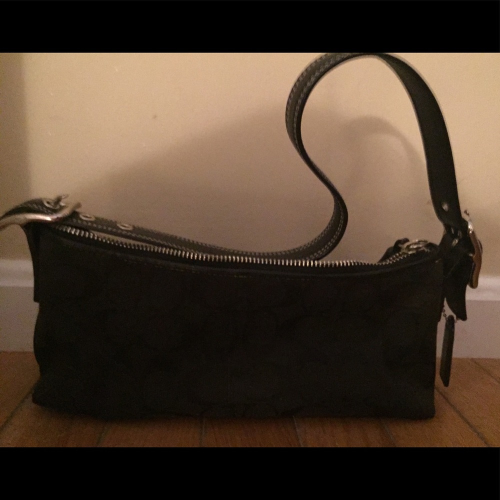 COACH signature small shoulder pocketbook black